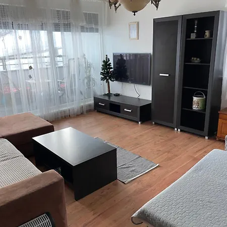 Utulny Triangel 50m Od Lyziarskeho Vleku Zahradky شقة دونوفالي